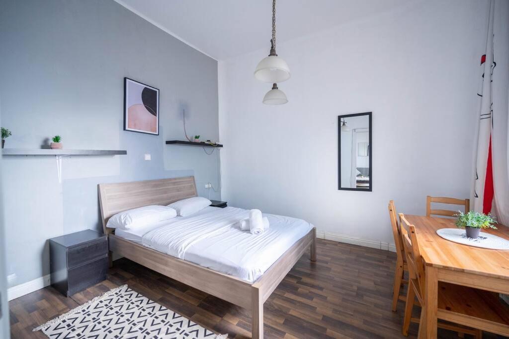 Apartment 1 Bedroom Apartment, 20 Steps From The Tel Aviv