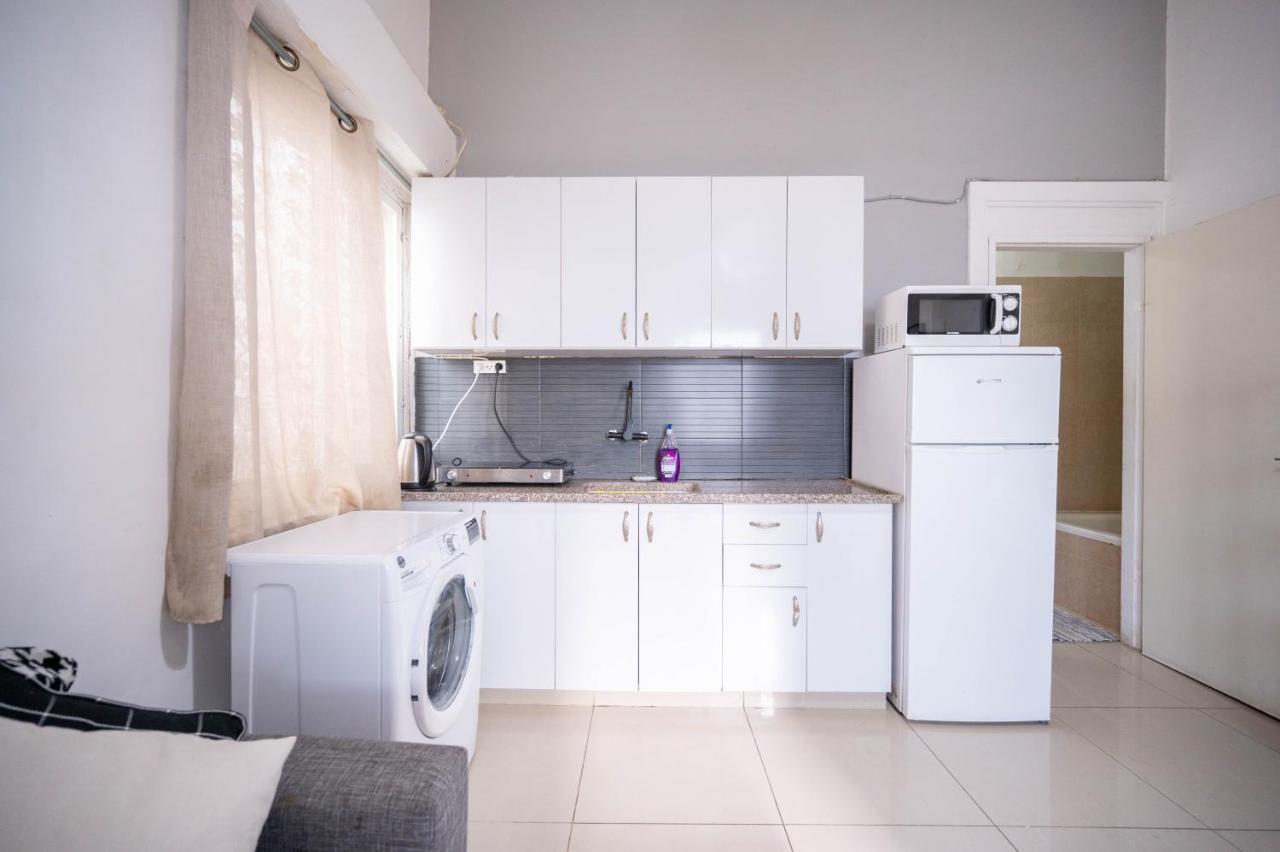 1 Bedroom Apartment, 20 Steps From The Apartment Tel Aviv